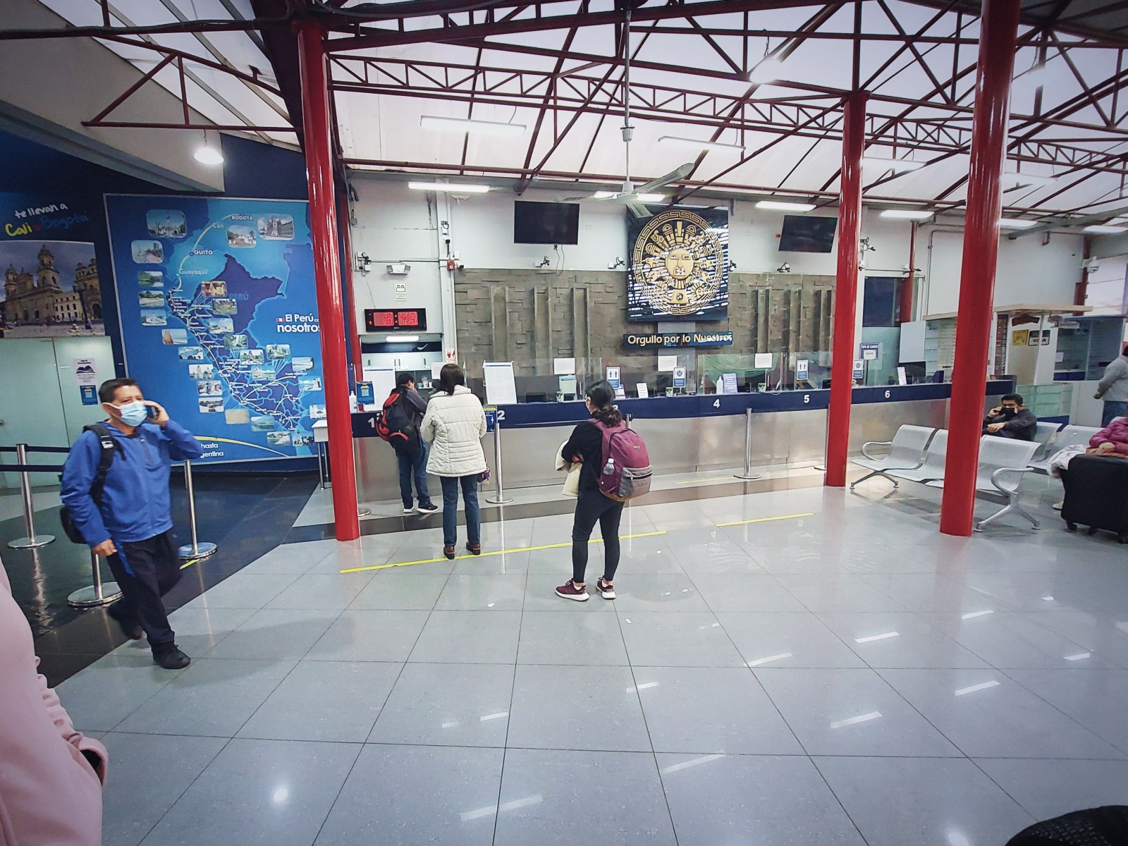 dzien12-lima-terminal-cruzdelsur.jpg