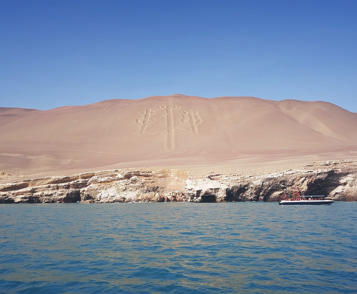 dzien13-paracas-candelabra.jpg