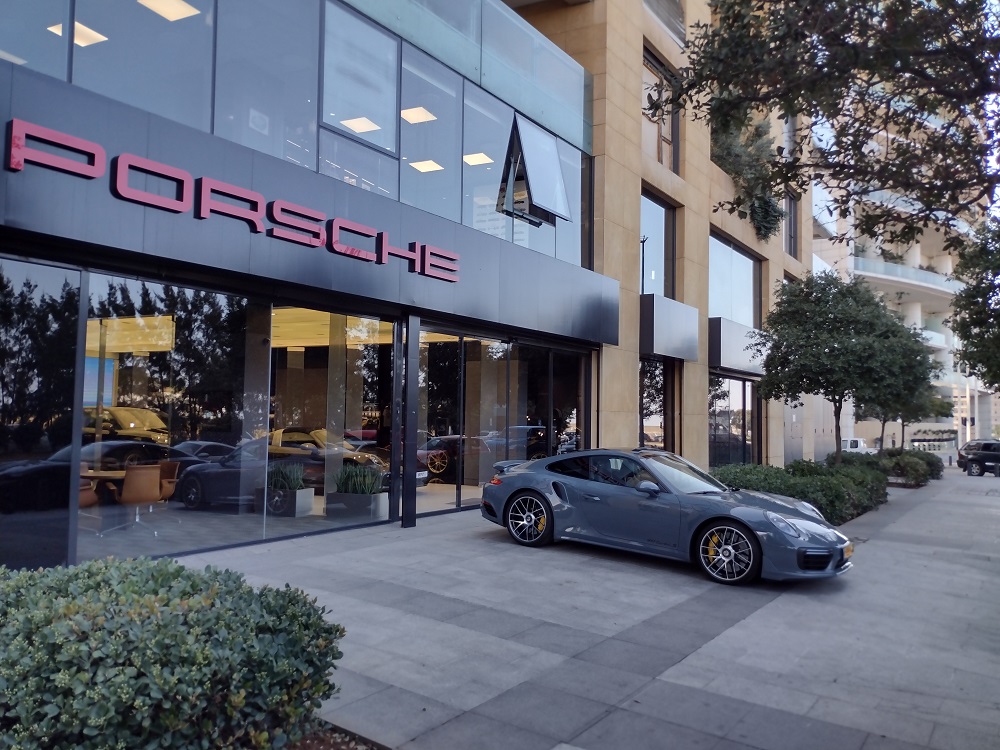 Porsche.jpg