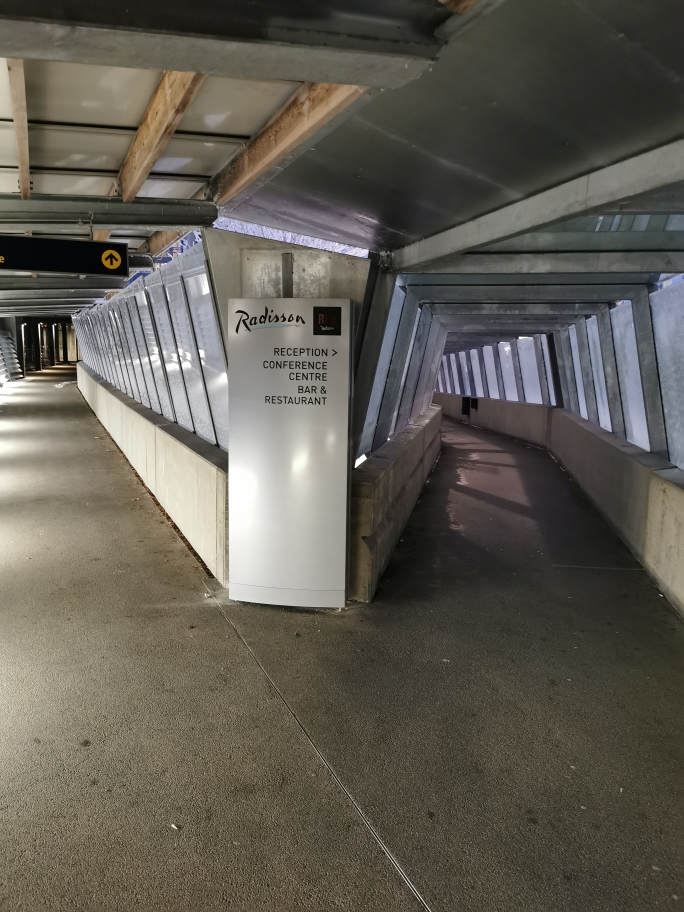 Radisson Oslo Airport - Droga do hotelu.jpg