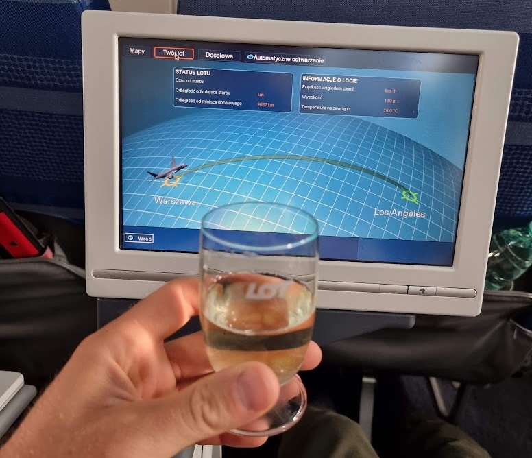 lot-premium-economy-waw-lax-alko.jpg