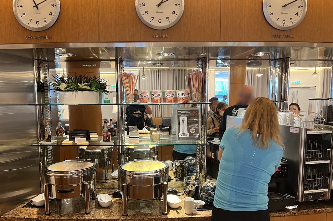 CDG Air Canada Maple Leaf Lounge 2.JPG