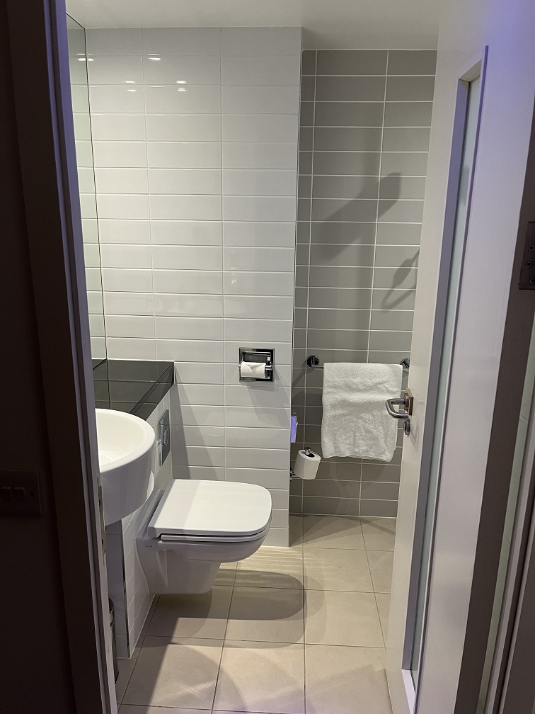 HIX airport room2.jpeg
