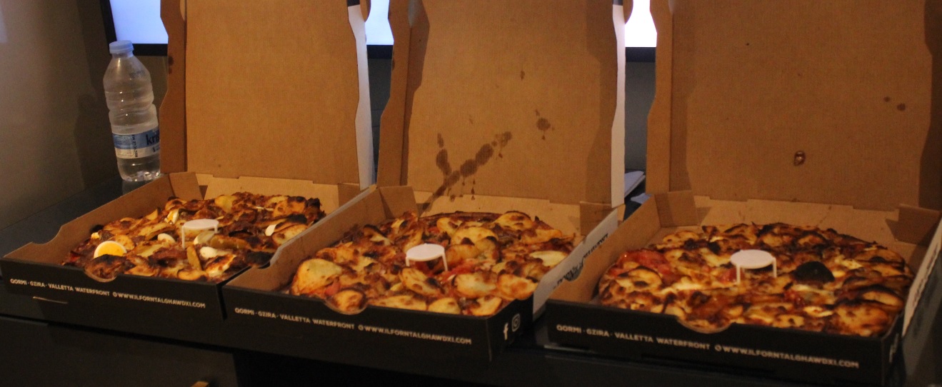Ftira jak pizza.jpg