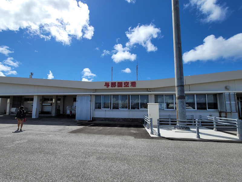 airport1x800.jpg