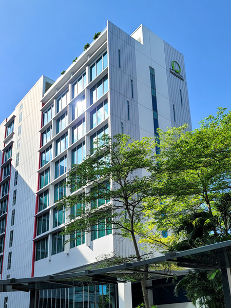 singapore hotel buildingx450.jpg