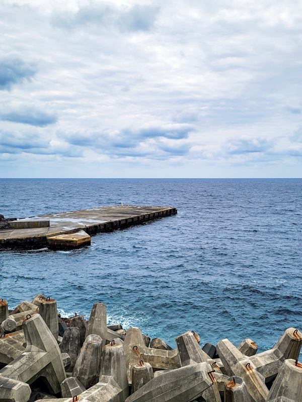 aogashima-port3x600.jpg