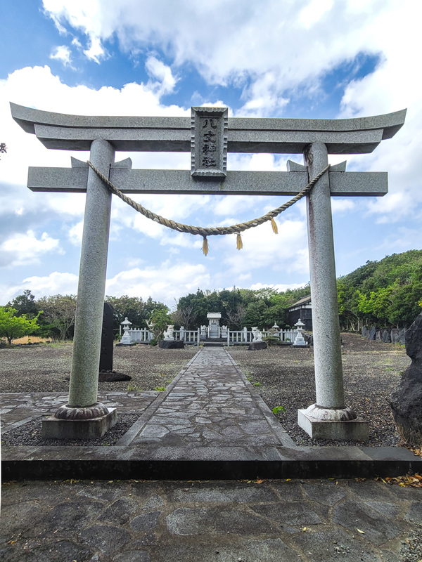 shrine1x600.jpg