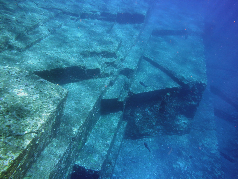 underwater monument1x800.jpg