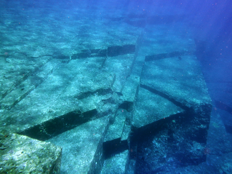underwater-monument5x800.jpg