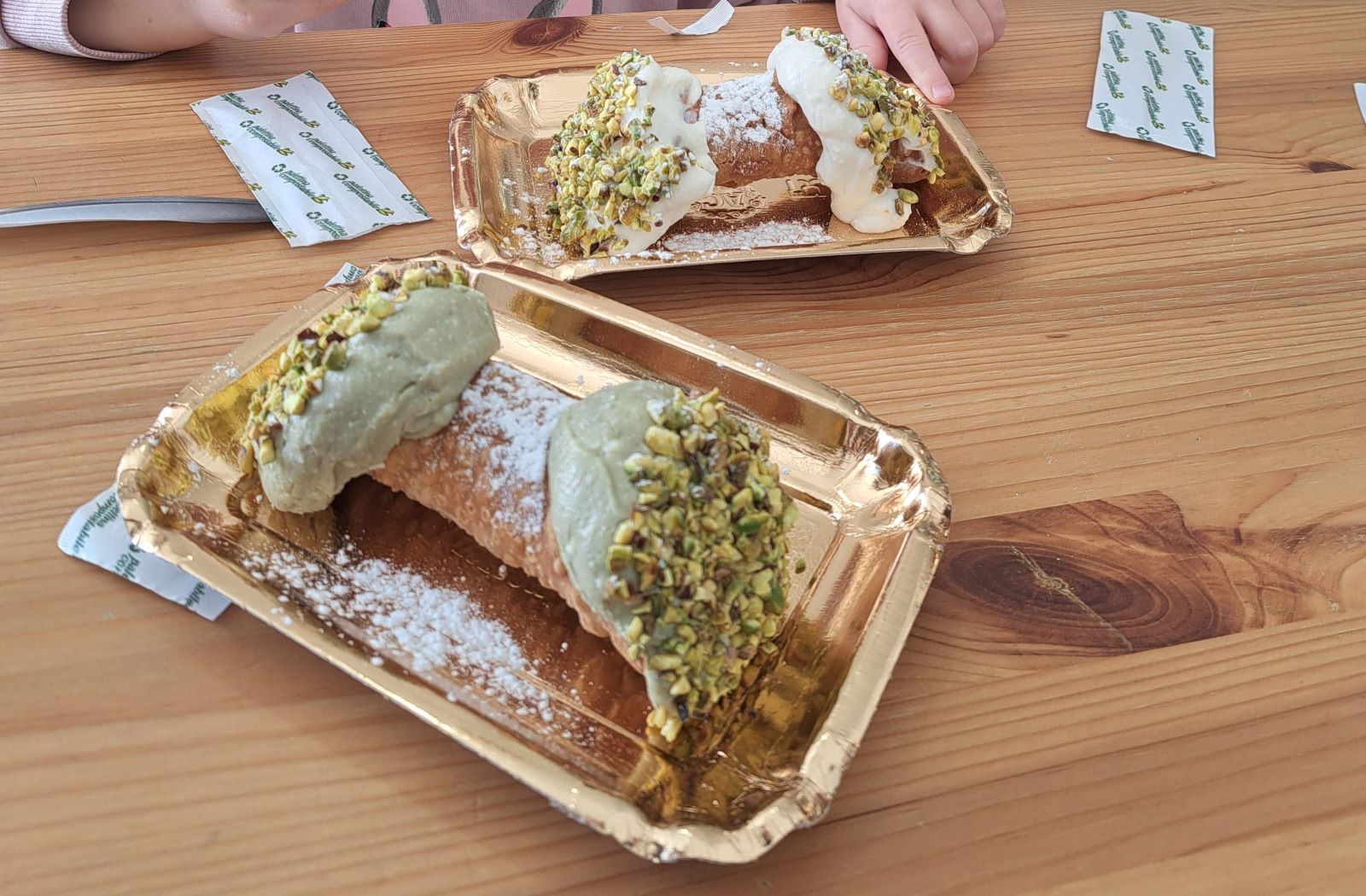 cannoli.jpg