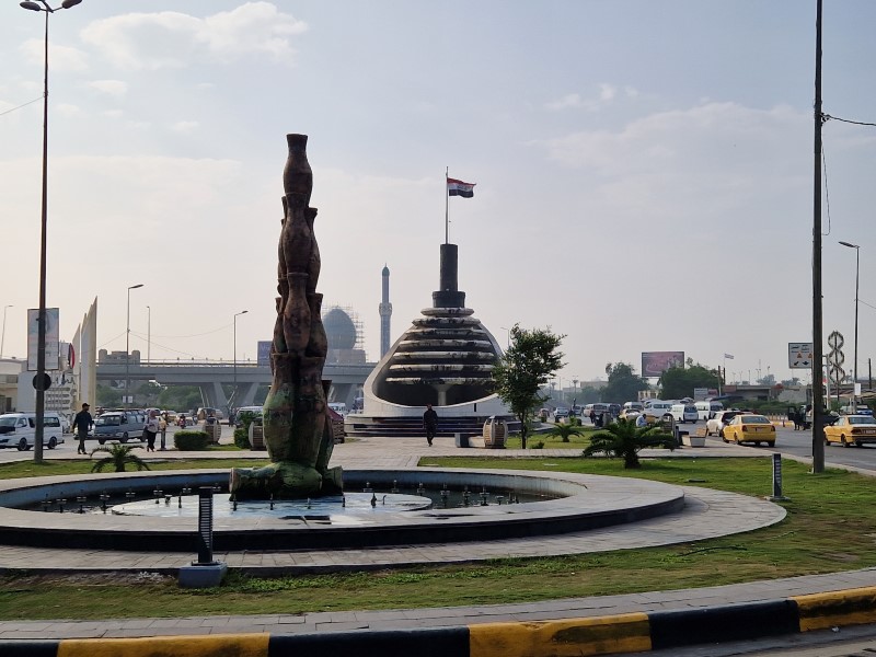 02_007_Bagdad_Pomnik_Bagdadu.jpg