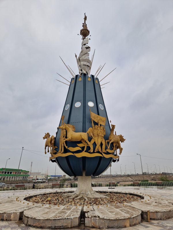 03_004_Basra_Pomnik_Wolności.jpg