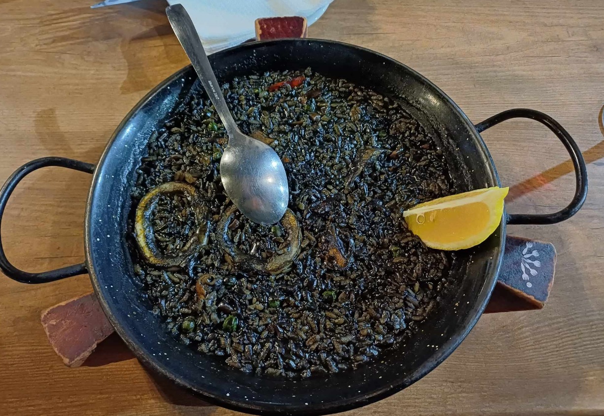 Czarna paella.jpg
