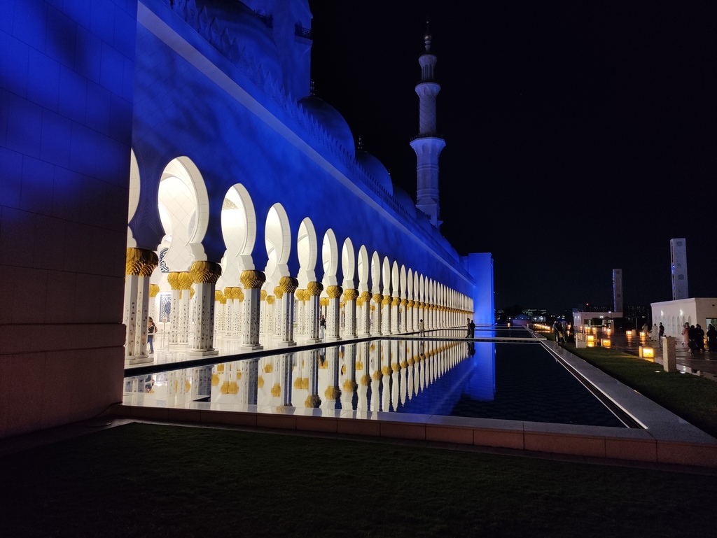 AUH (2)_Easy-Resize.com.jpg