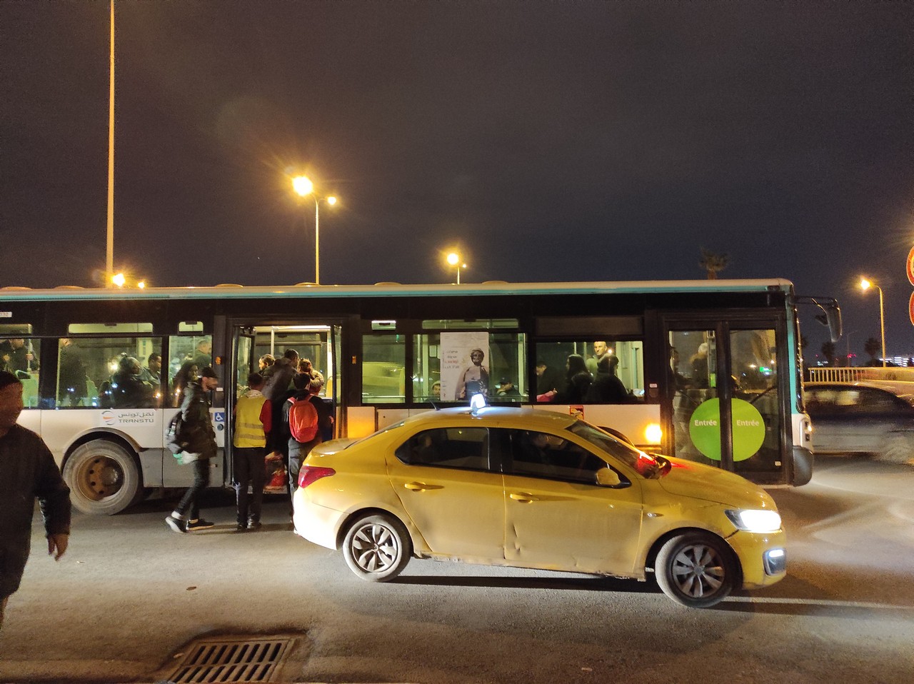 autobus_na_lotnisku.jpg
