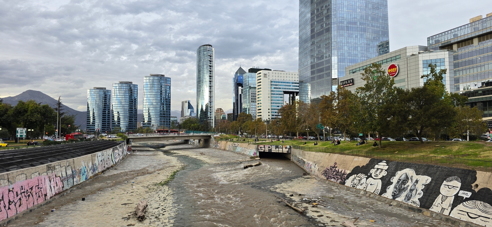 Santiago2.jpg