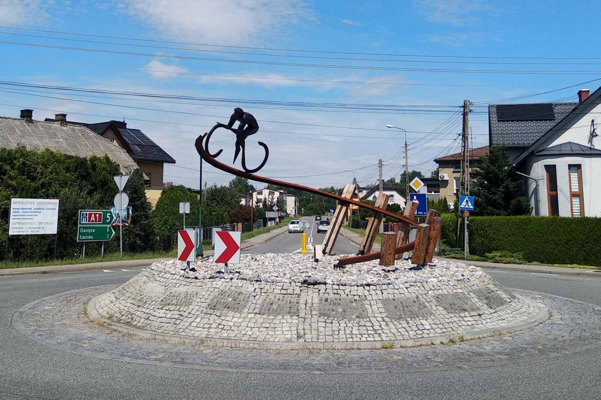 pomnik.jpg