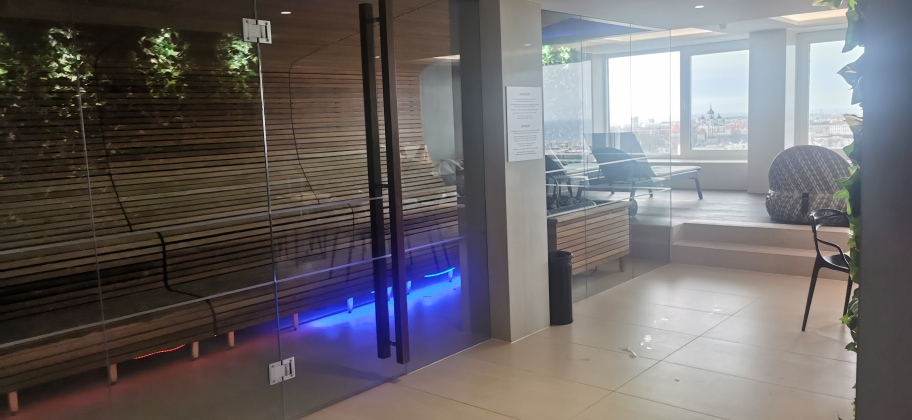 Radisson Olumpia SAUNA.jpg