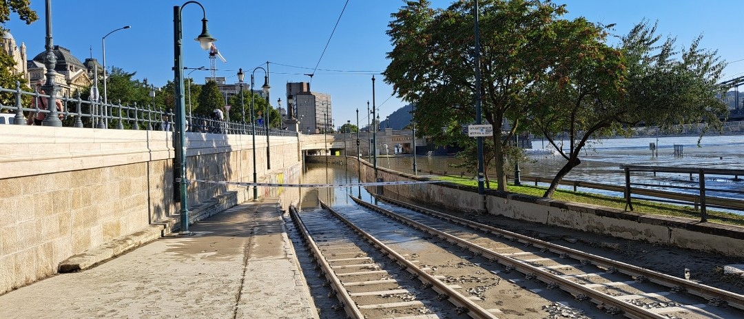 B012.jpg
