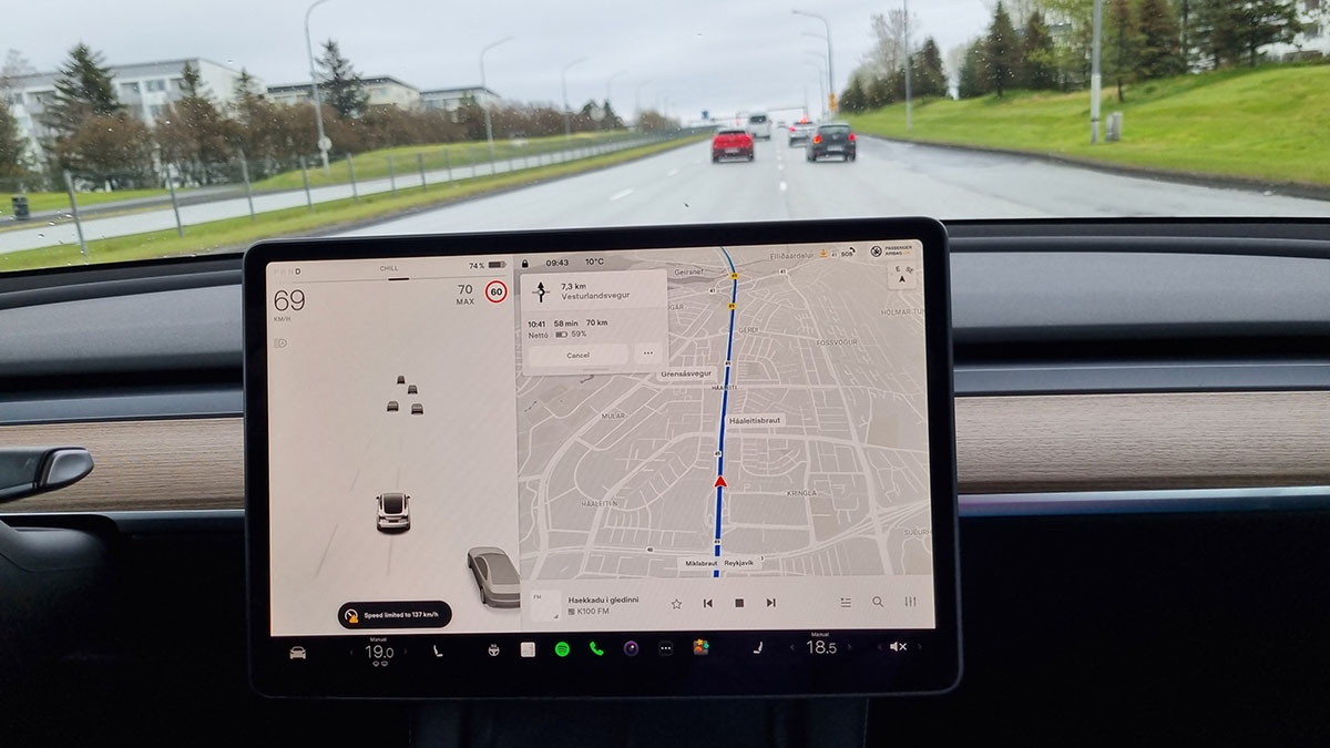 015-tesla.jpg