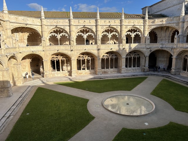 11. Mosteiro dos Jeronimos [640x480].jpg
