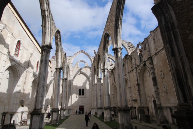 10. Museu Arqueologico do Carmo [640x480].JPG