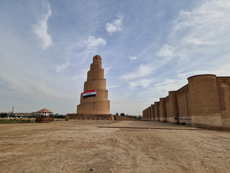 08_002_Samarra_minaret_i_Wielki_Meczet.jpg
