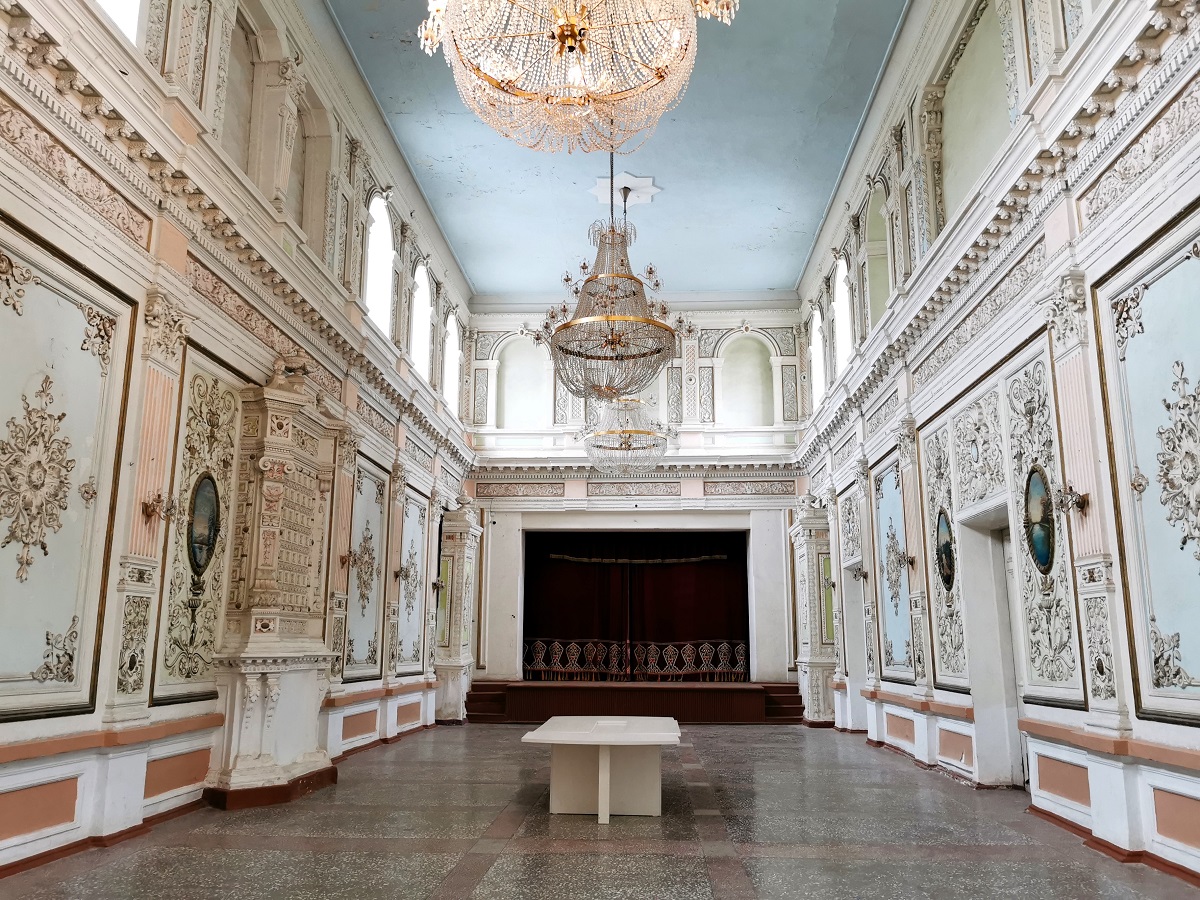 Pałac Emira sala główna.jpg