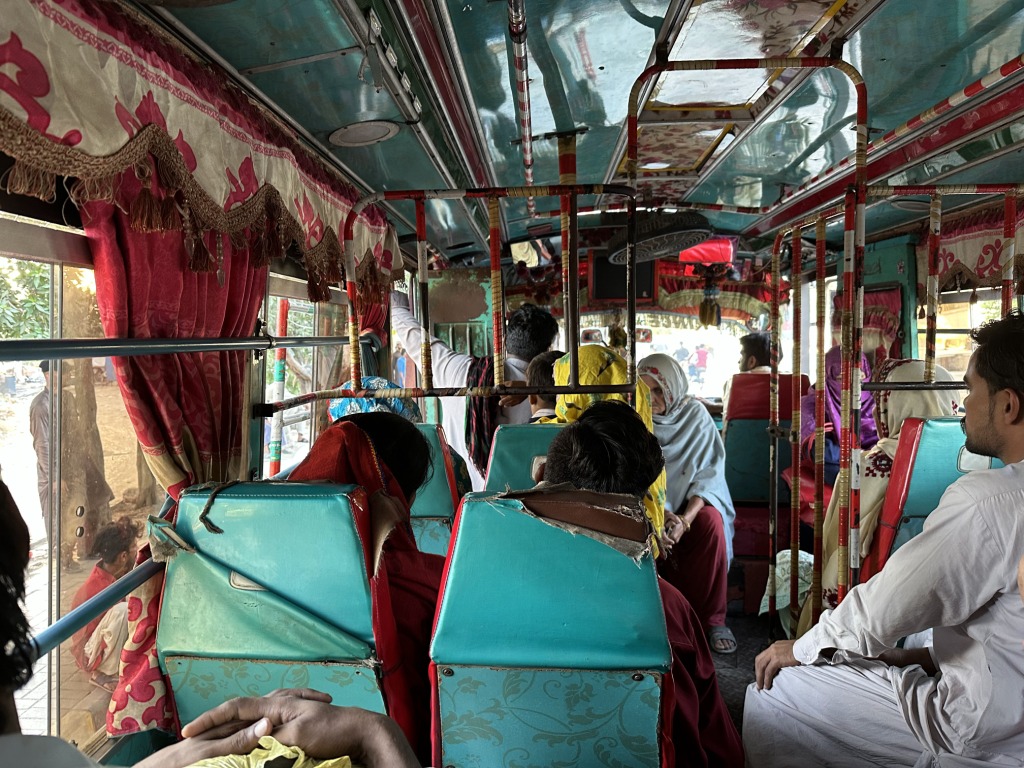 36_bus.jpg