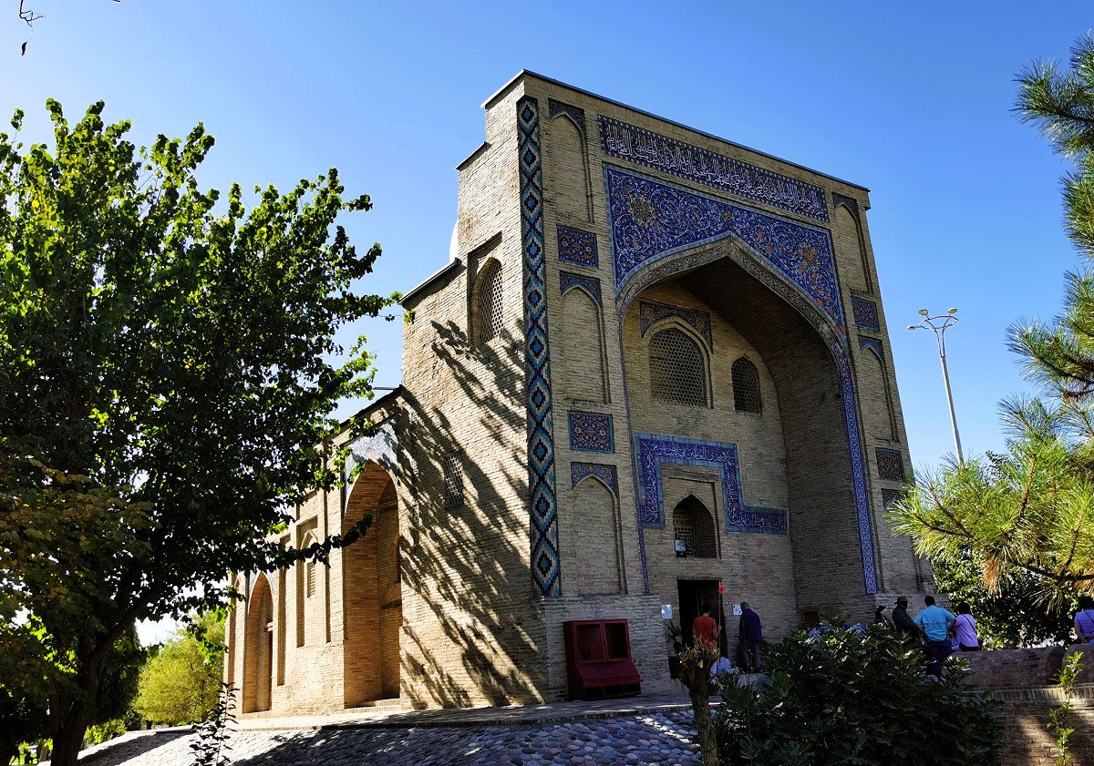 Mauzoleum Abu Bakra.jpg