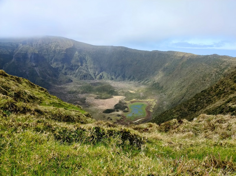 3-Faial_Caldera.jpg