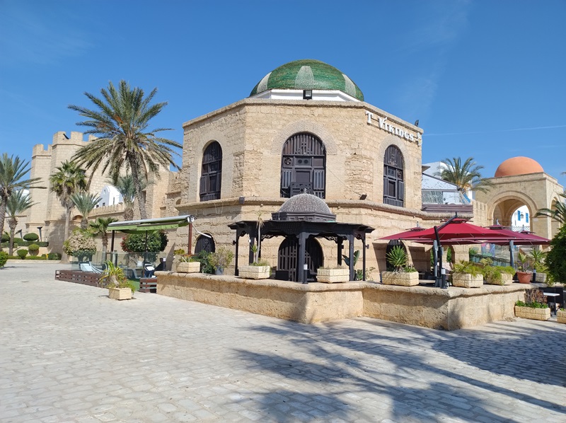 4-Hammamet_Yasmin_Souk.jpg