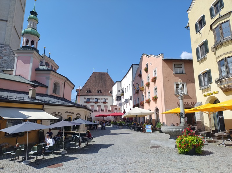 9-Hall_in_Tirol.jpg