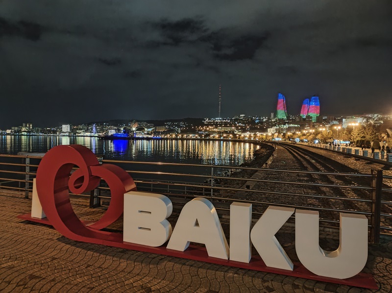14-Baku_noc.jpg