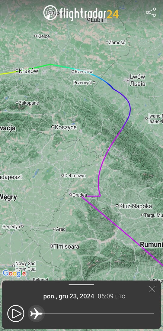 rsz_screenshot_20241223_204900_flightradar24.jpg