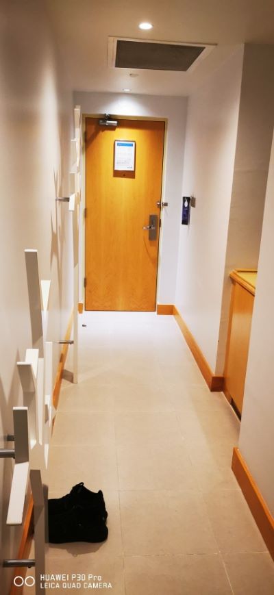 Radisson BLU Muscat - PRZEDPOKÓJ.jpg