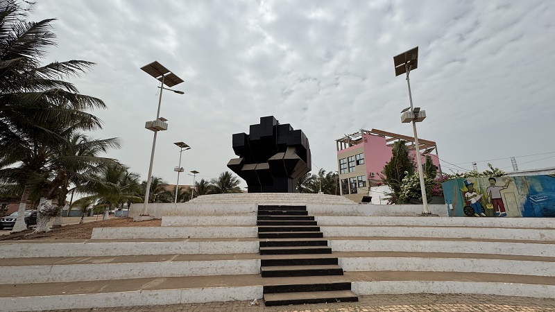 Bissau19_MaoDeTimba.jpg