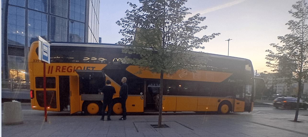 RegioJet Bus WAW-min.png
