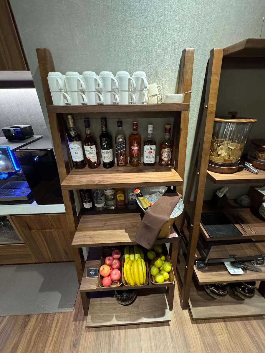 PrivLoung6.jpeg