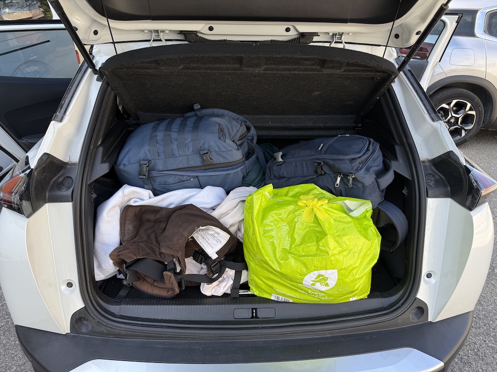 BLQ_Peugeot2008_Felirent4.jpeg
