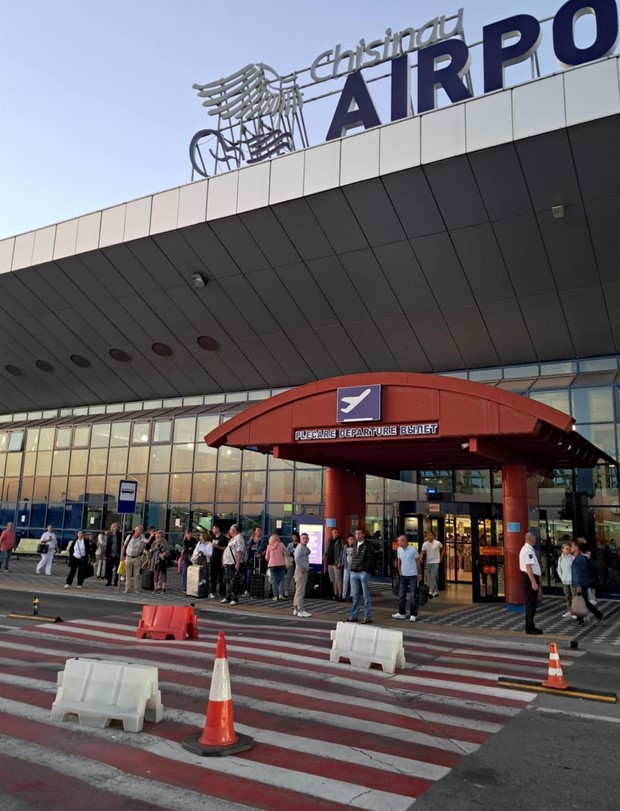 aa airport.jpg