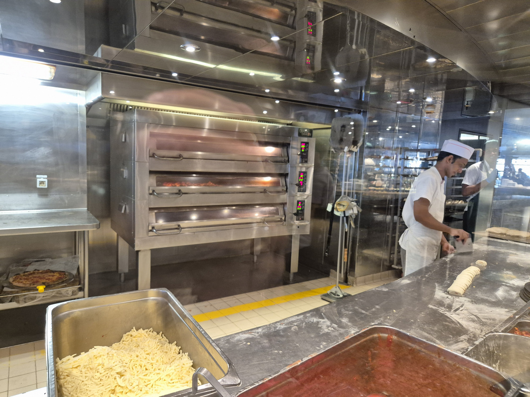 fast food pizza.jpg
