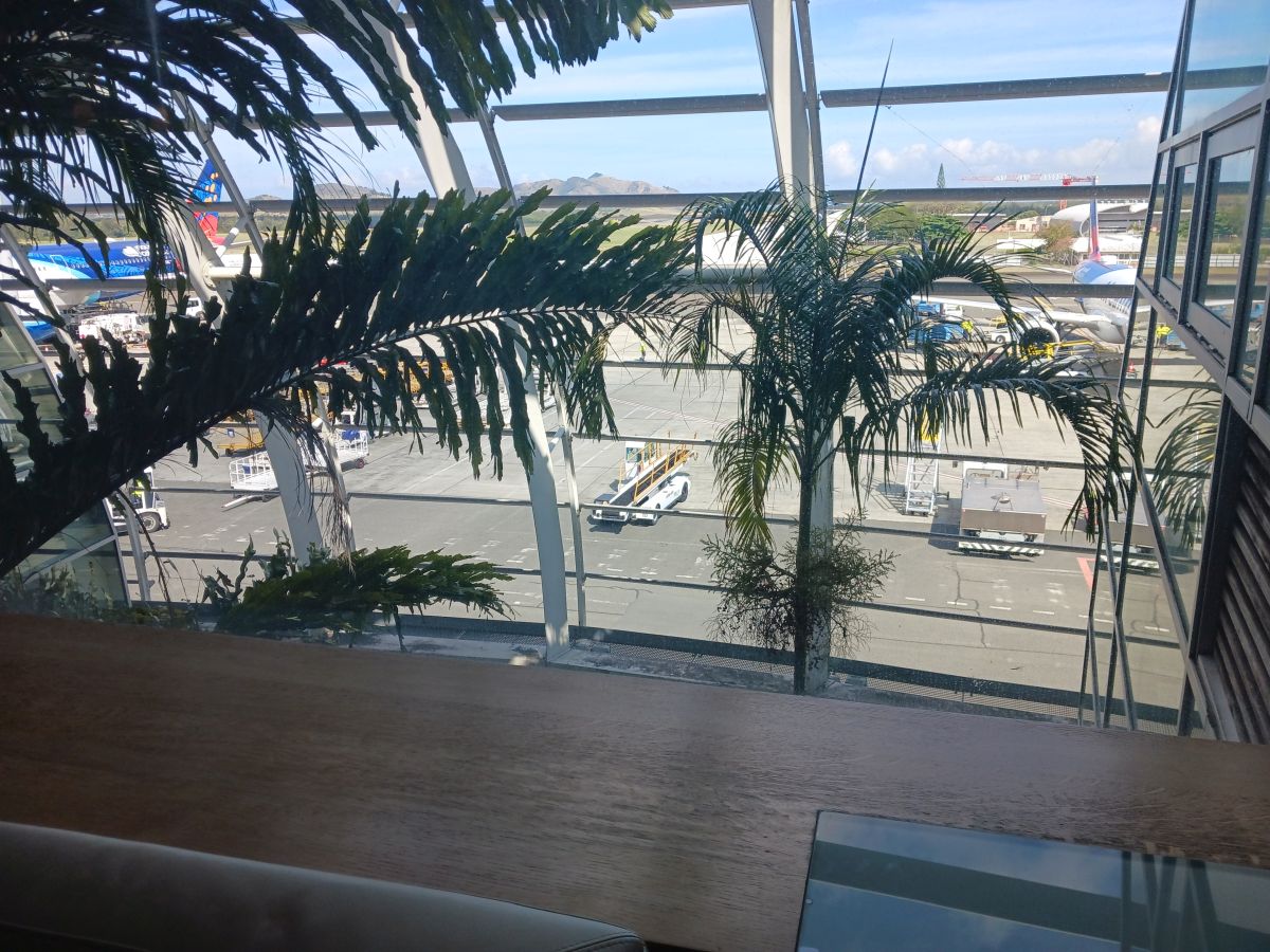 lounge3.jpg