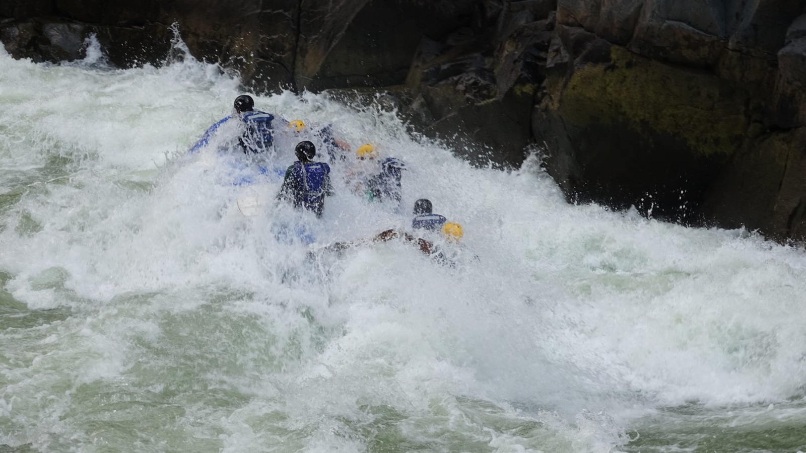 rafting.jpg