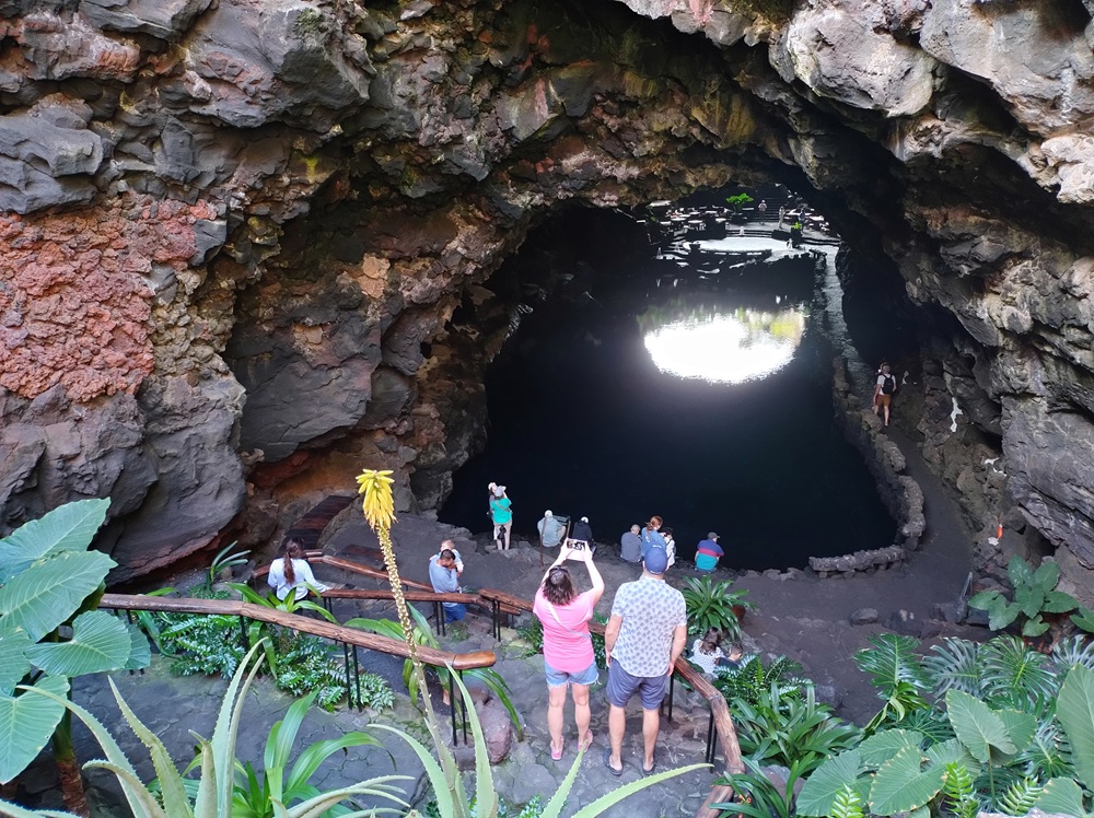 3-Jameos_del_Agua.jpg