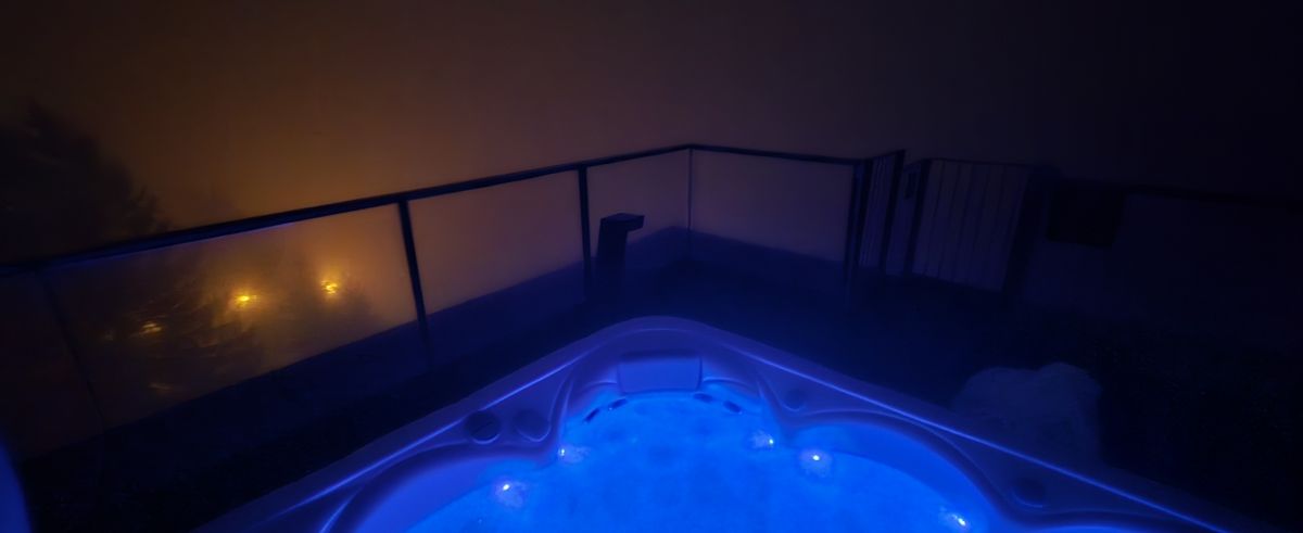 jacuzzi_noc.jpg