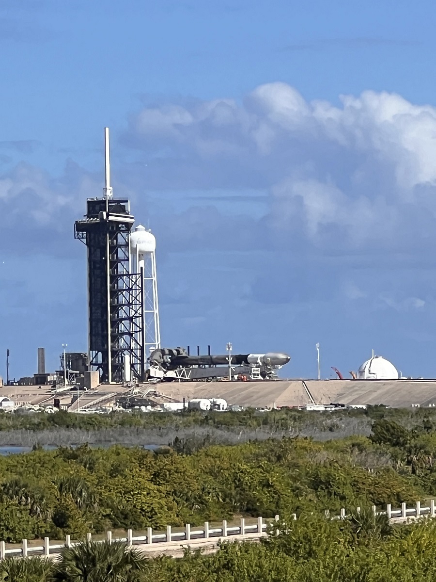Falcon9_lezy_m.jpg