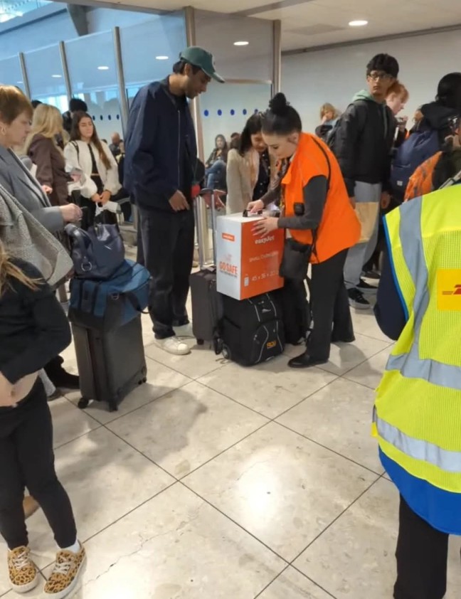 easyjet.jpg