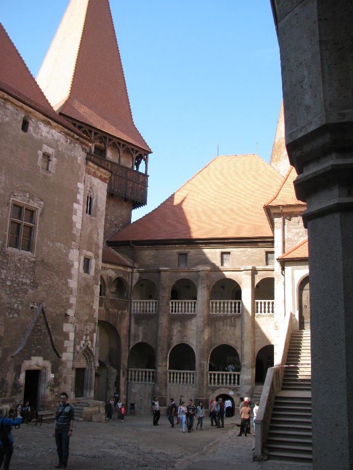 dziedziniec.jpg